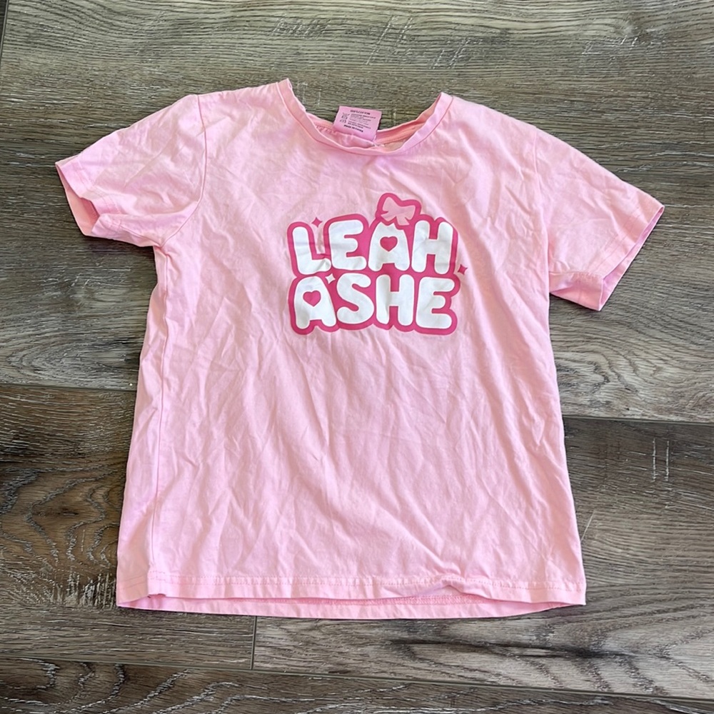 Leah Ashe NWOT t-shirt size M